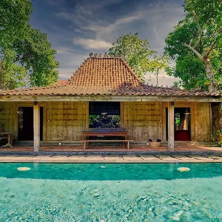 Wahyu Wonderful Private Honeymoon Joglo Villa